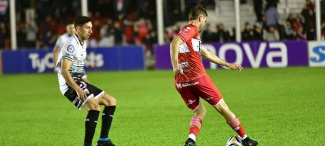 Deportivo Morón, Gallito, Primera Nacional, Zona B, Estudiantes, Pincha 